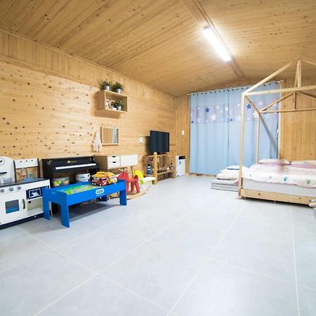 Jeju Sunflower Pension Согвипхо Экстерьер фото