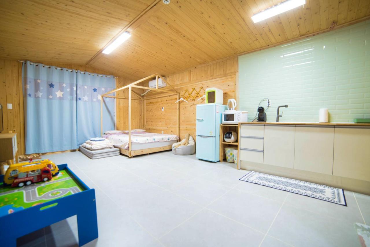 Jeju Sunflower Pension Согвипхо Экстерьер фото