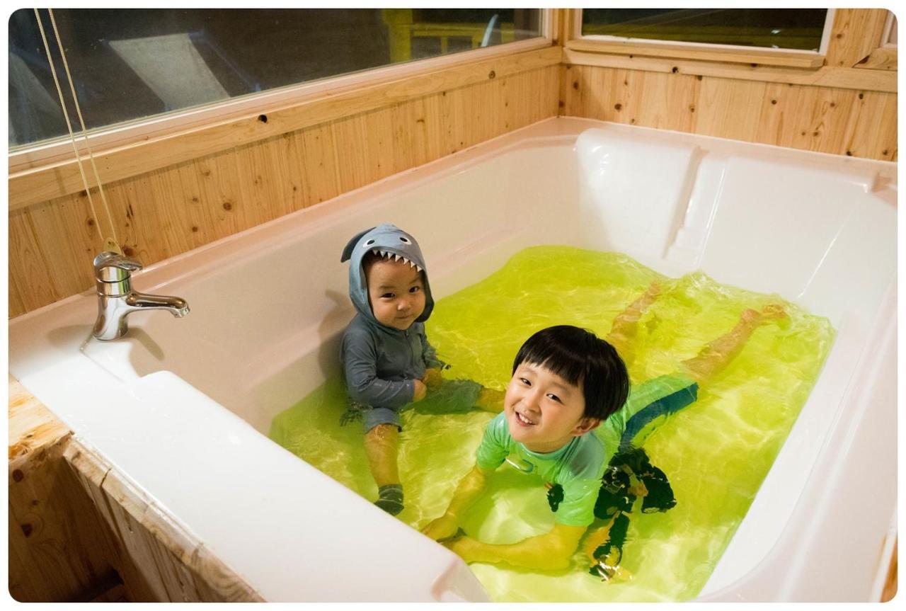 Jeju Sunflower Pension Согвипхо Экстерьер фото